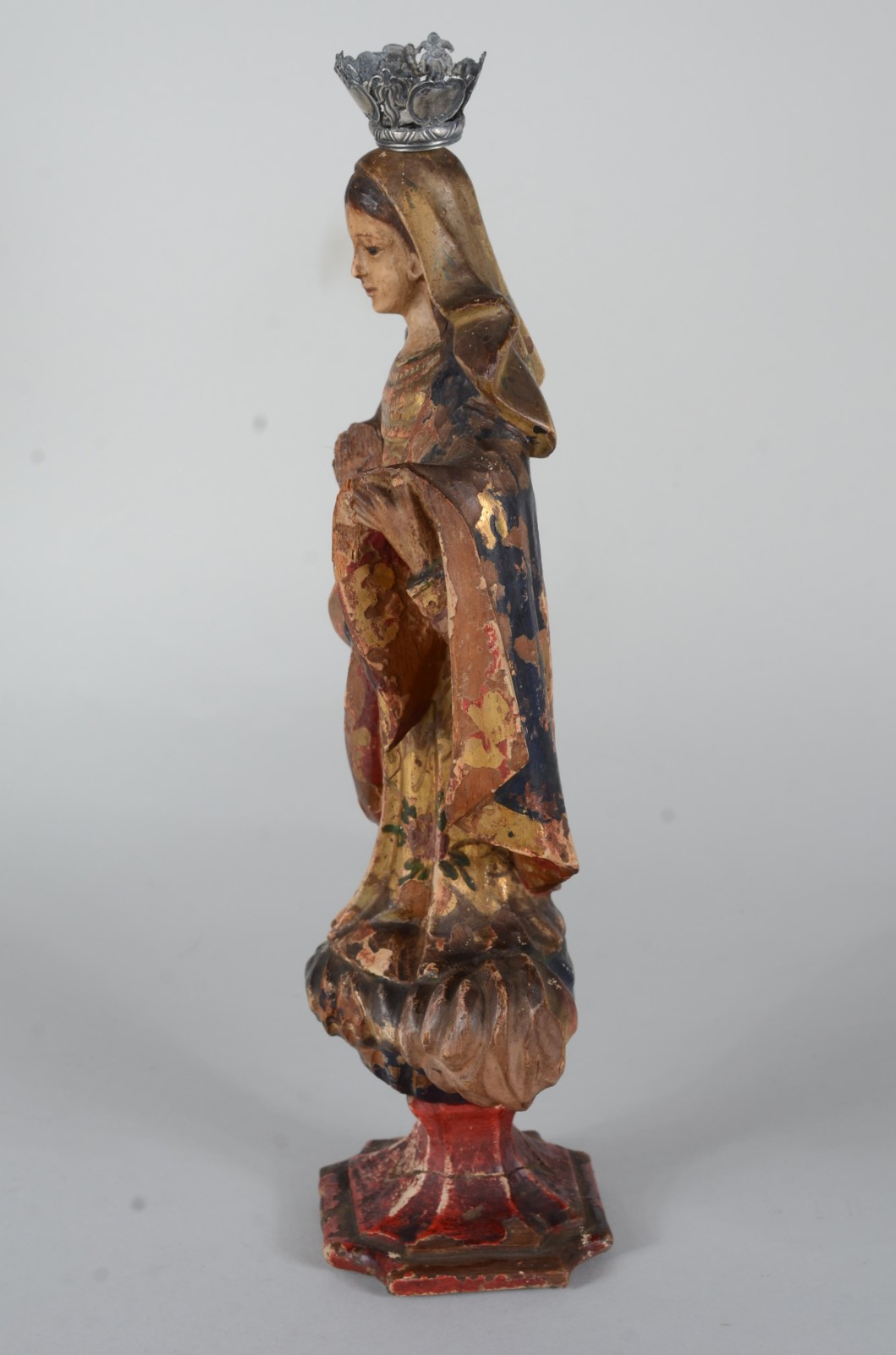 Nossa Senhora - Imagem de madeira policromada, coroa de prata. Com... - foto 9 de 9