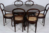 Mesa de jantar de madeira nobre, feitio redondo... - Mesa de jantar de madeira nobre, feitio redondo,  tampo com extensor (medida : 50 cm) ,  Acompanham  seis cadeiras com assentos de palhinha  ( t...