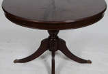 Mesa de jantar de madeira nobre, feitio redondo... - Mesa de jantar de madeira nobre, feitio redondo,  tampo com extensor (medida : 50 cm) ,  Acompanham  seis cadeiras com assentos de palhinha  ( t...