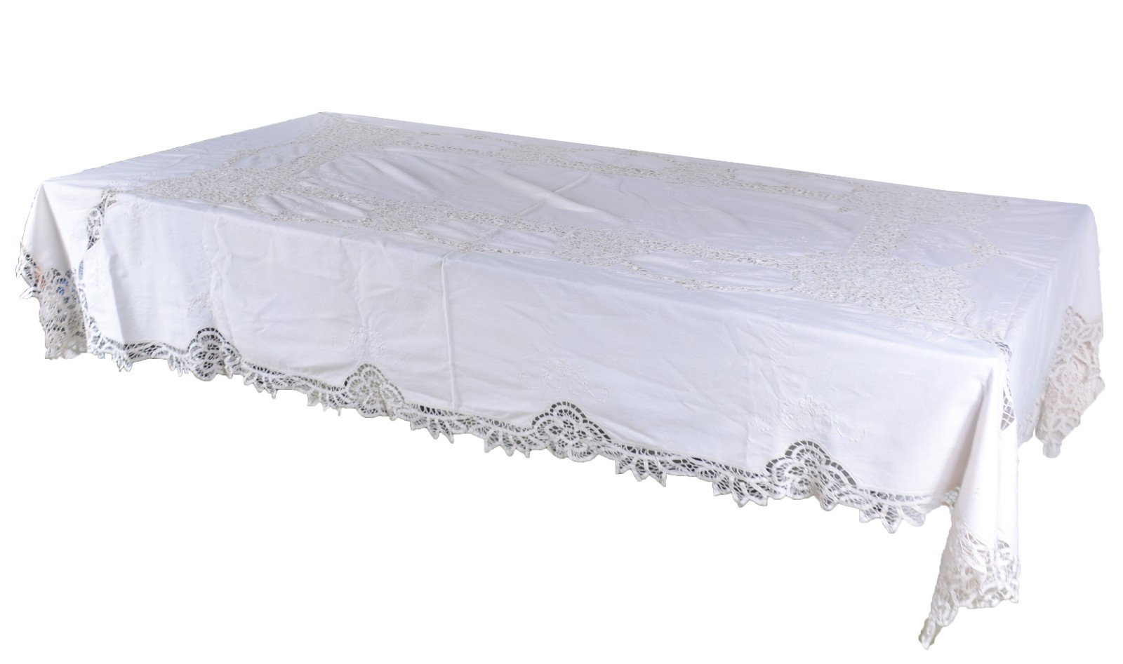 Toalha de mesa na cor branca com bordados e rendas. - foto 1 de 7