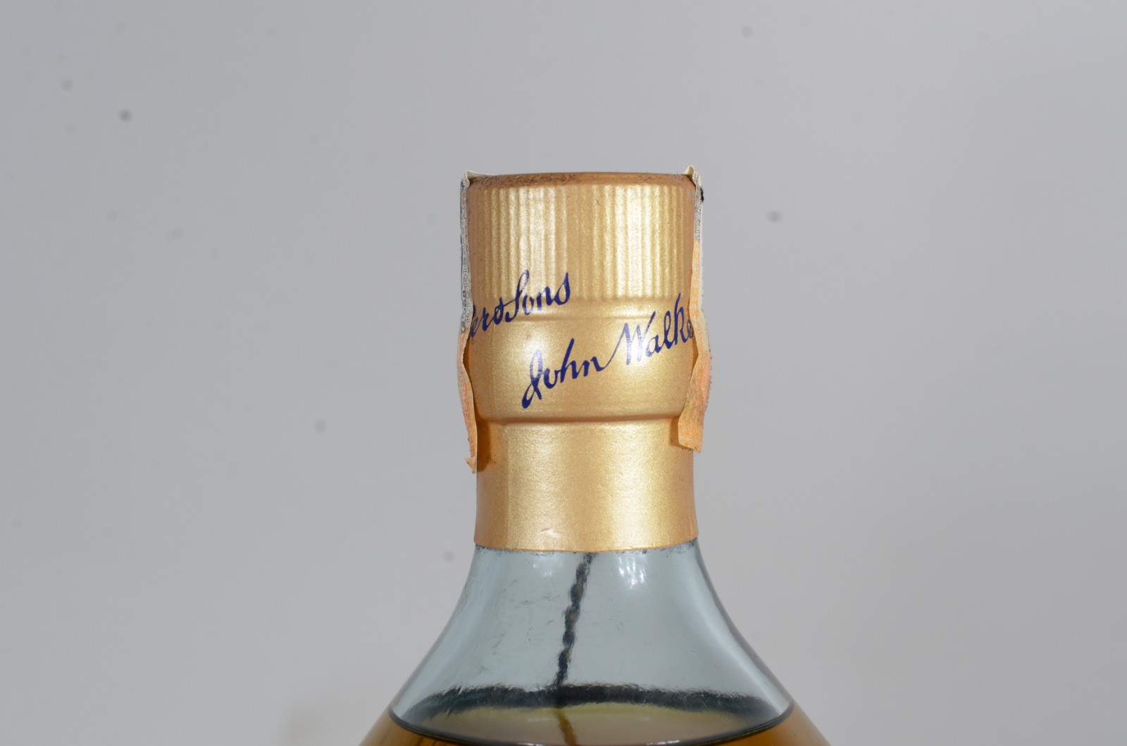 Garrafa de whisky Johnnie Walker Blue Label, na caixa. - foto 7 de 11