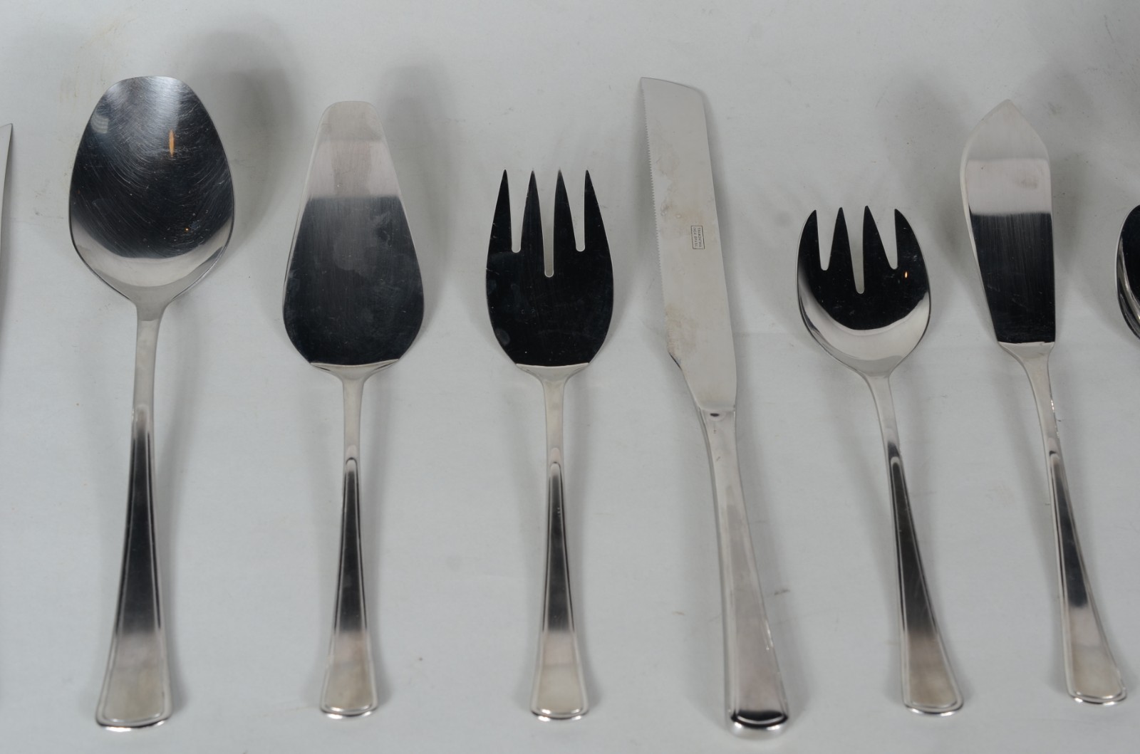 Faqueiro de aço Inox, composto de: 12 colheres, 24 garfos, 12 facas... - foto 2 de 6