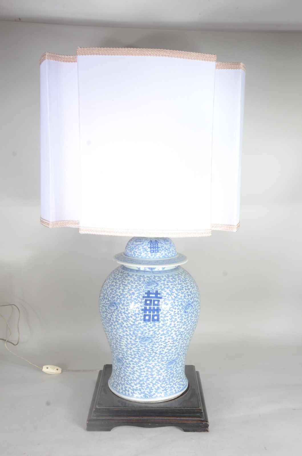 Abatjour/Potiche antigo de porcelana chinesa azul e branca, decorado... - foto 1 de 9