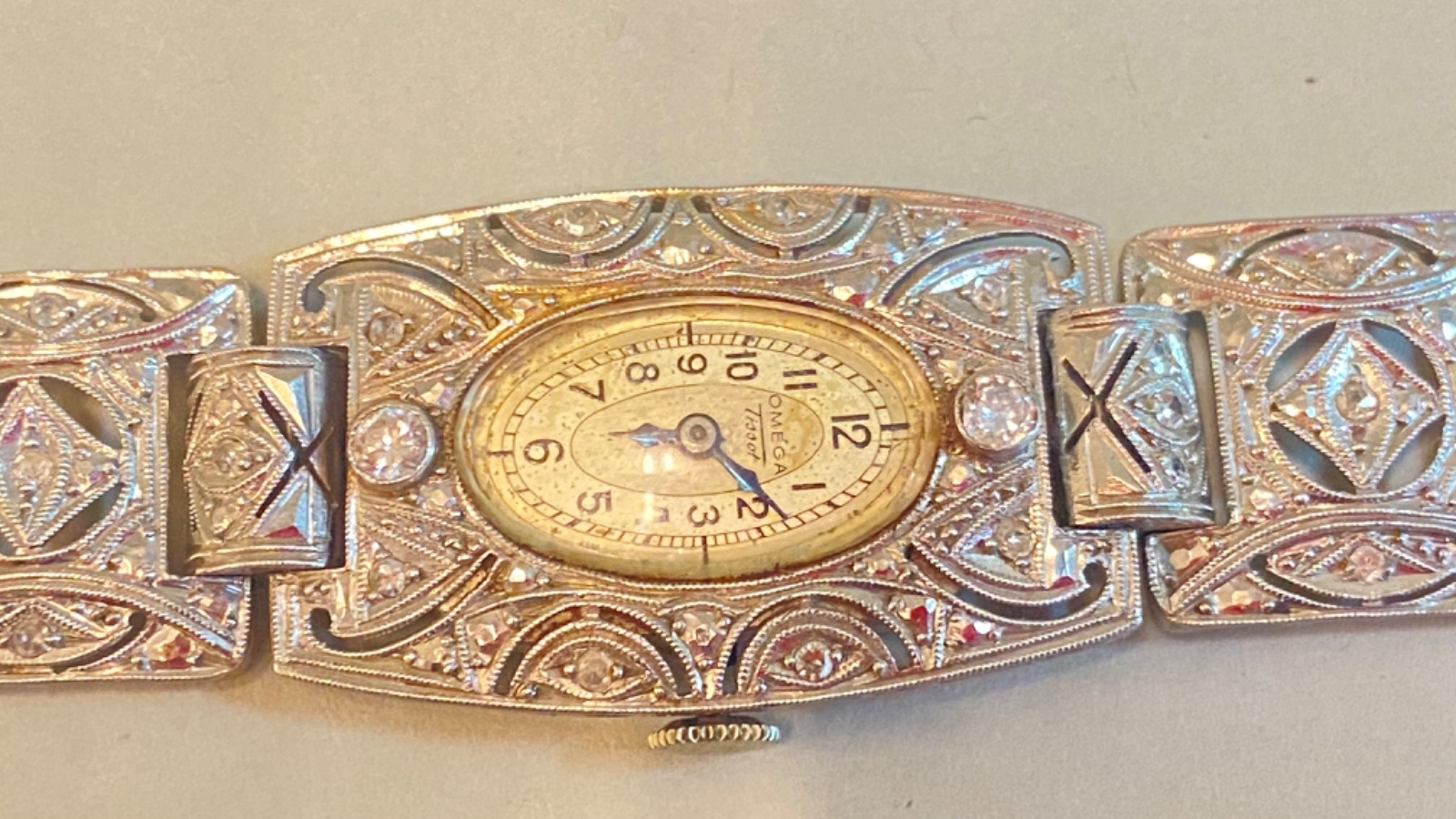 Omega (1848) - foto 1 de 7