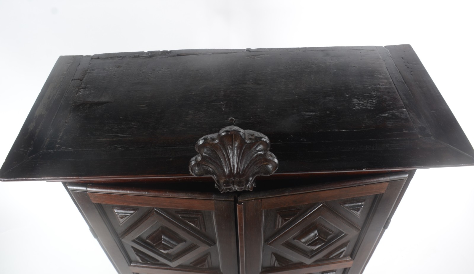 Oratório português de madeira nobre com 2 portas decoradas com... - foto 8 de 11