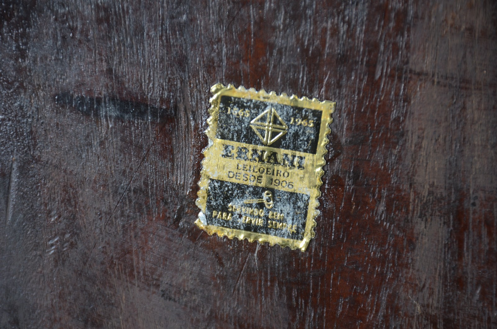 Oratório português de madeira nobre com 2 portas decoradas com... - foto 11 de 11