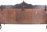 Móvel buffet de jacarandá, estilo Chipendale, t... - Móvel buffet de jacarandá, estilo Chipendale, três gavetas centrais com duas portas almofadadas de cada lado, prateleiras internas.