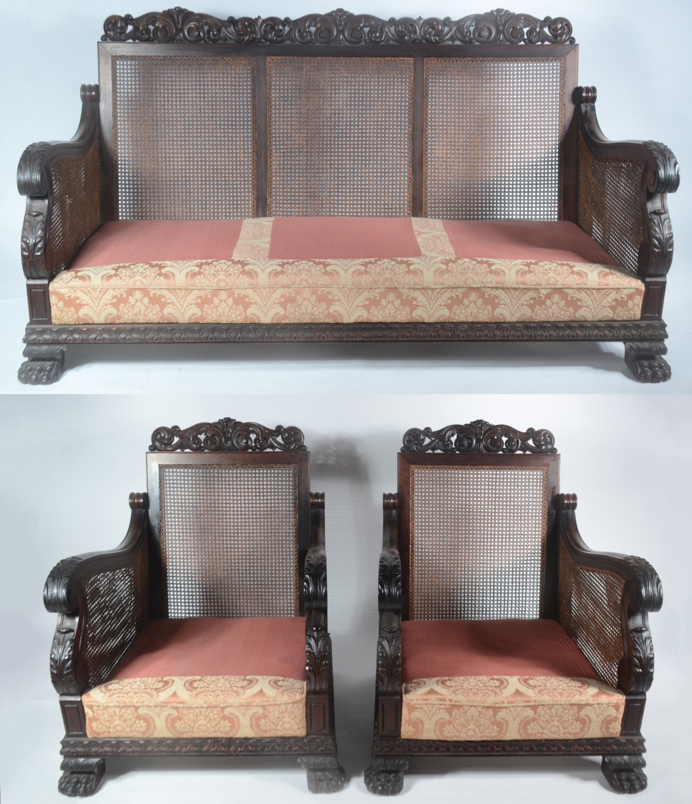 Conjunto de sofá para tres lugares e par de poltronas de madeira... - foto 2 de 11