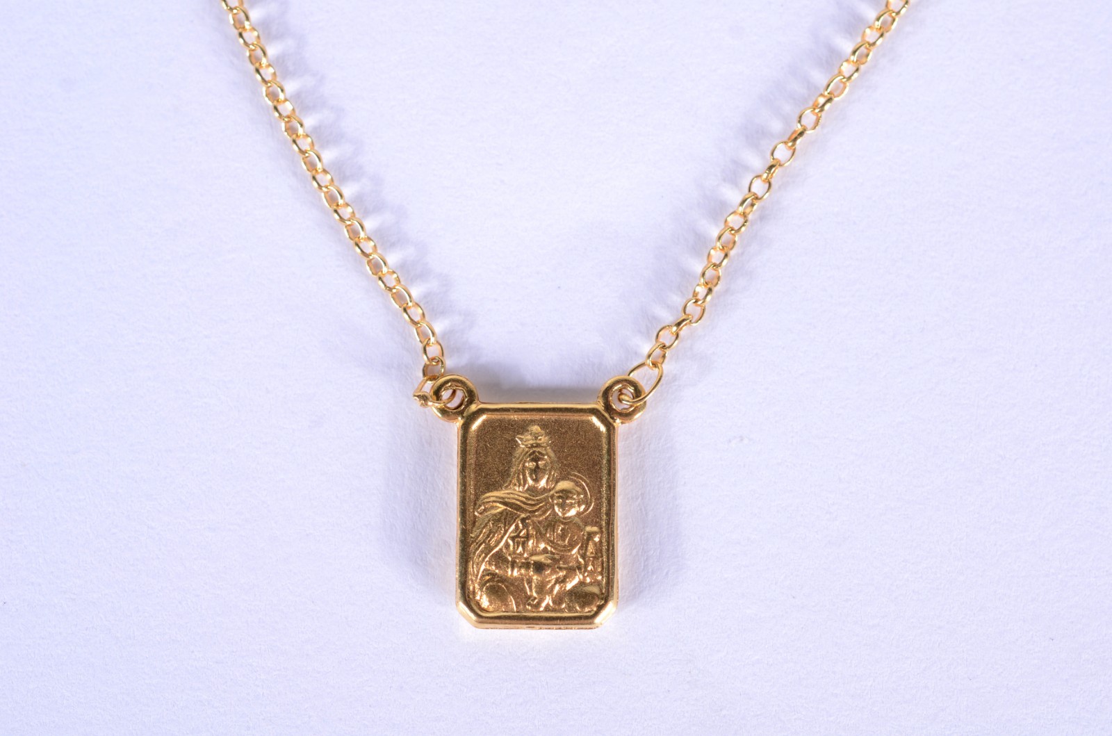 Cordão com pendente com Coração de Jesus de ouro 18 k. (Por motivos... - foto 7 de 8