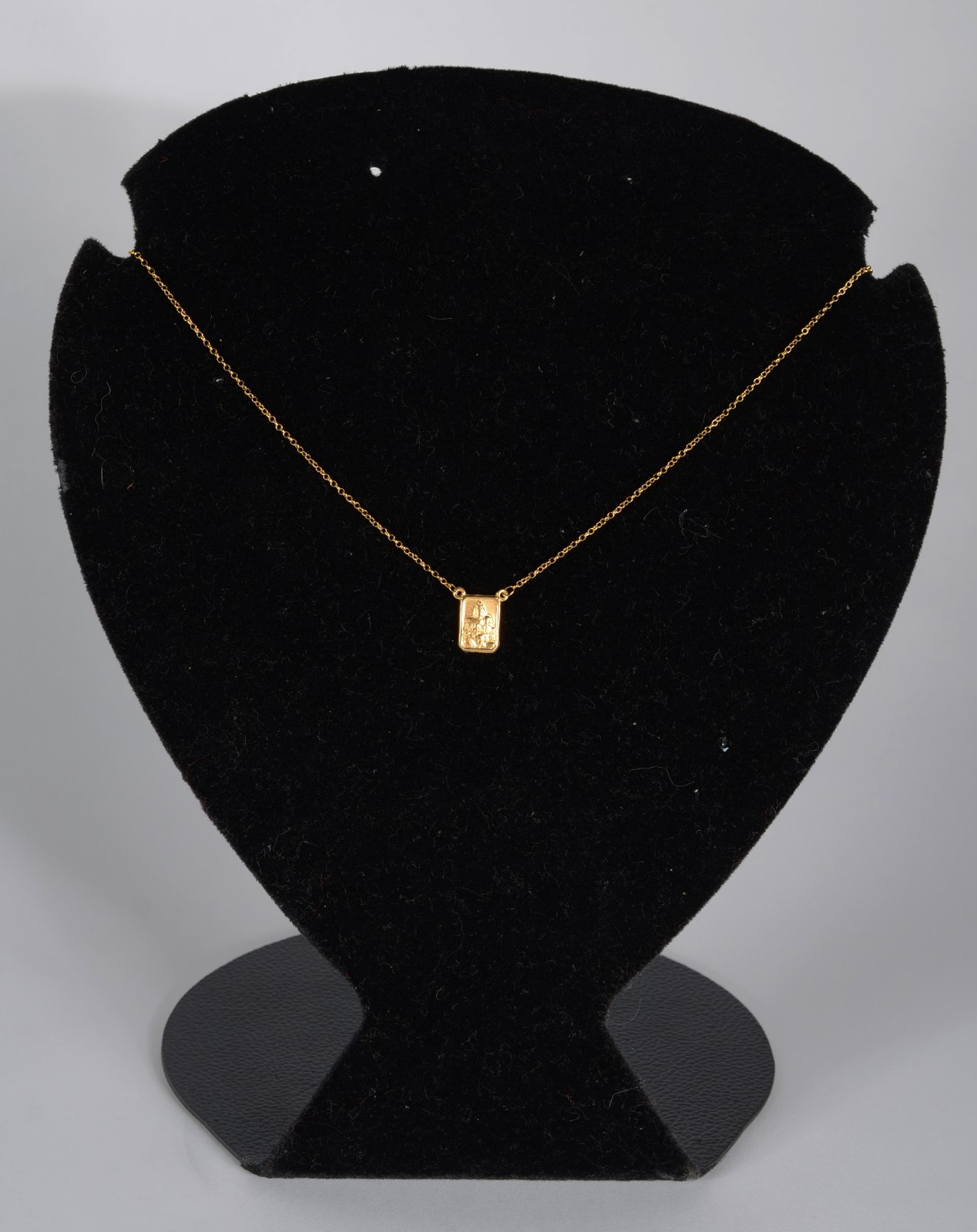 Cordão com pendente com Coração de Jesus de ouro 18 k. (Por motivos... - foto 8 de 8