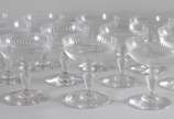 Onze taças para champagne de cristal europeu la... - Onze taças para champagne de cristal europeu lapidado em gomos.