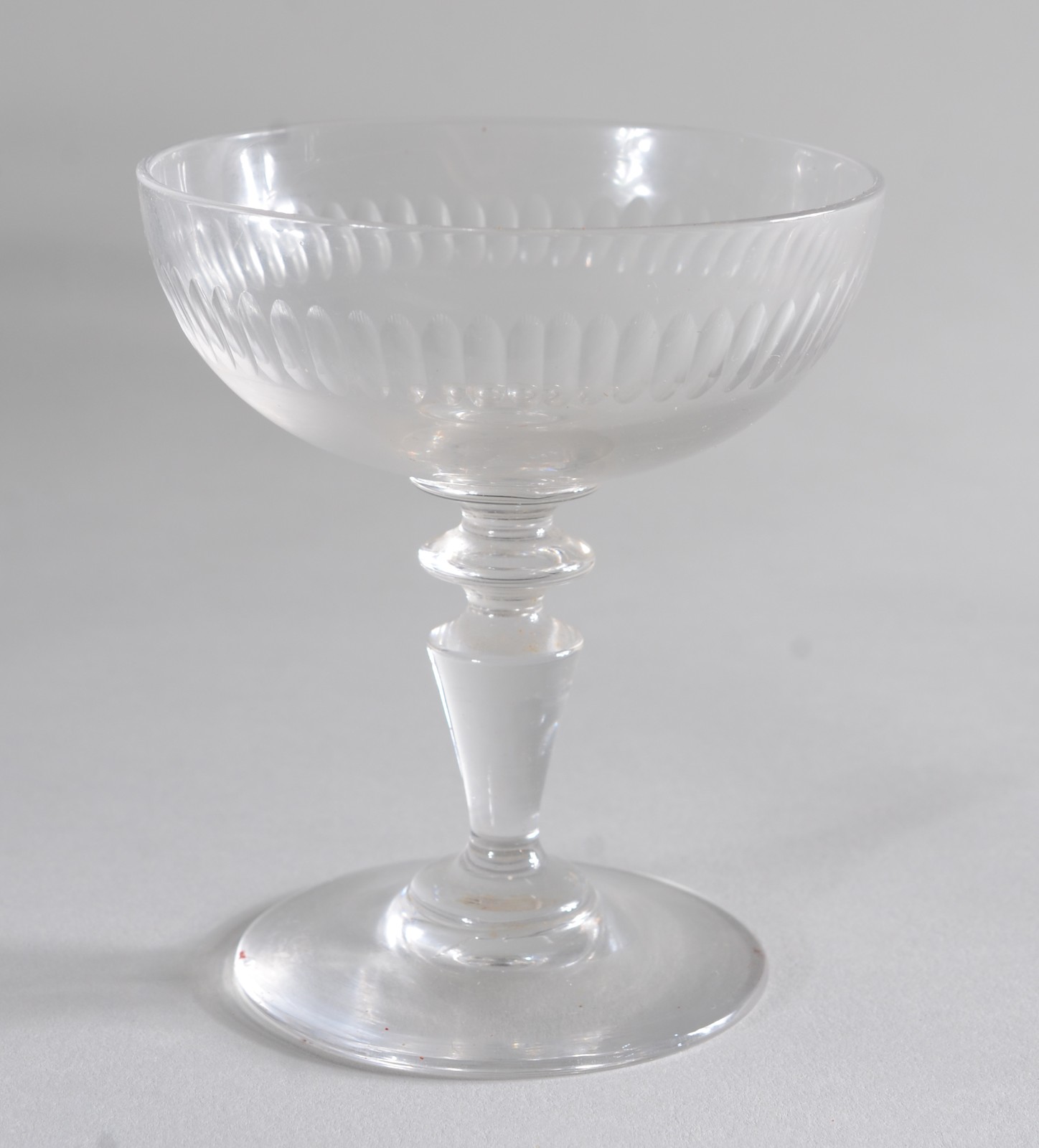 Onze taças para champagne de cristal europeu lapidado em gomos. - foto 2 de 6