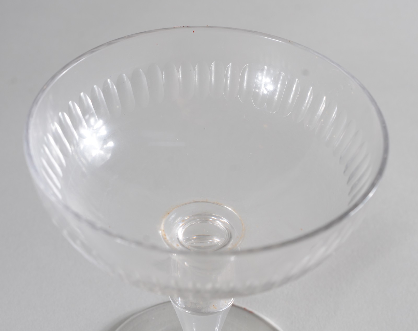 Onze taças para champagne de cristal europeu lapidado em gomos. - foto 3 de 6