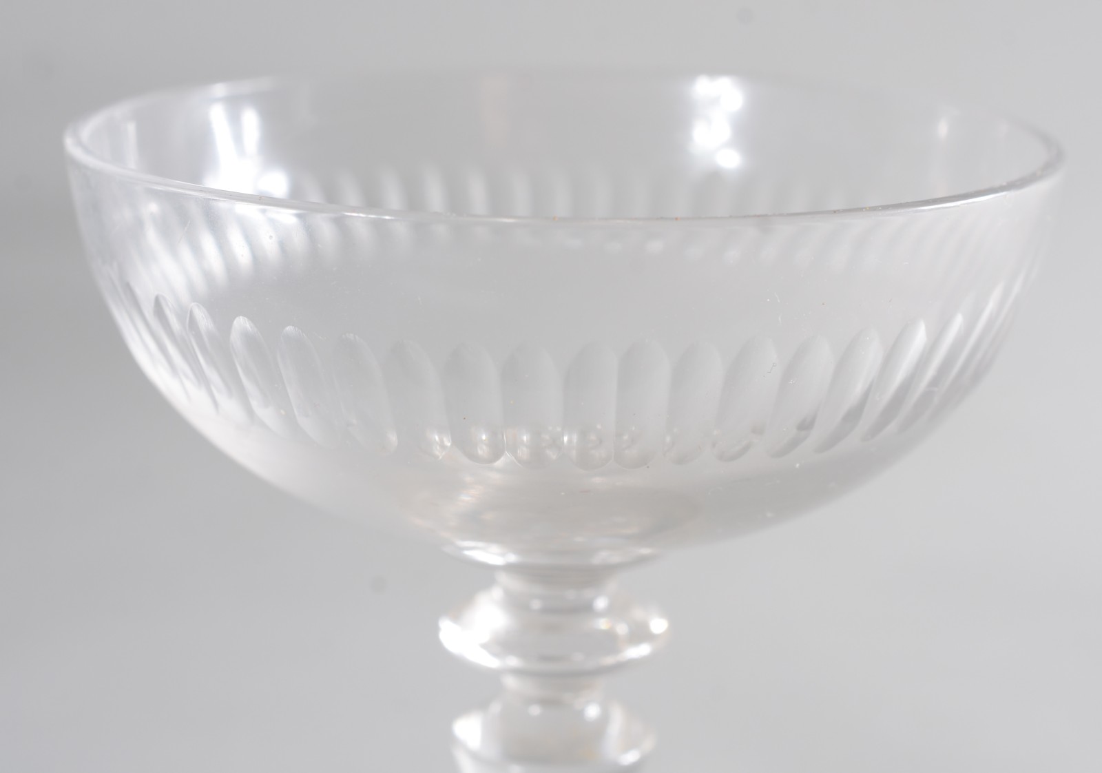 Onze taças para champagne de cristal europeu lapidado em gomos. - foto 4 de 6