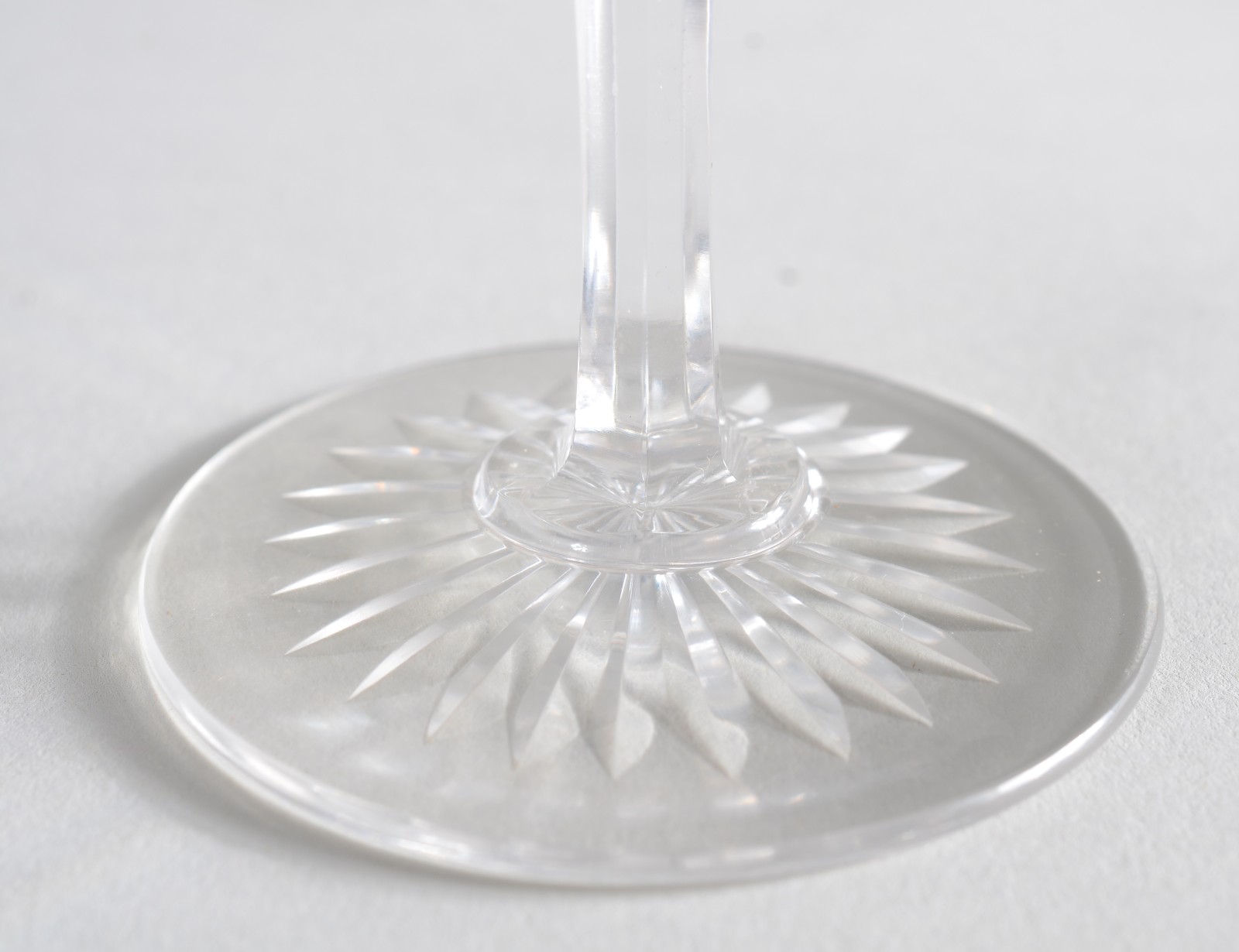 Diversas peças, sendo: 6 taças para champagne de cristal e 5 taças... - foto 4 de 9