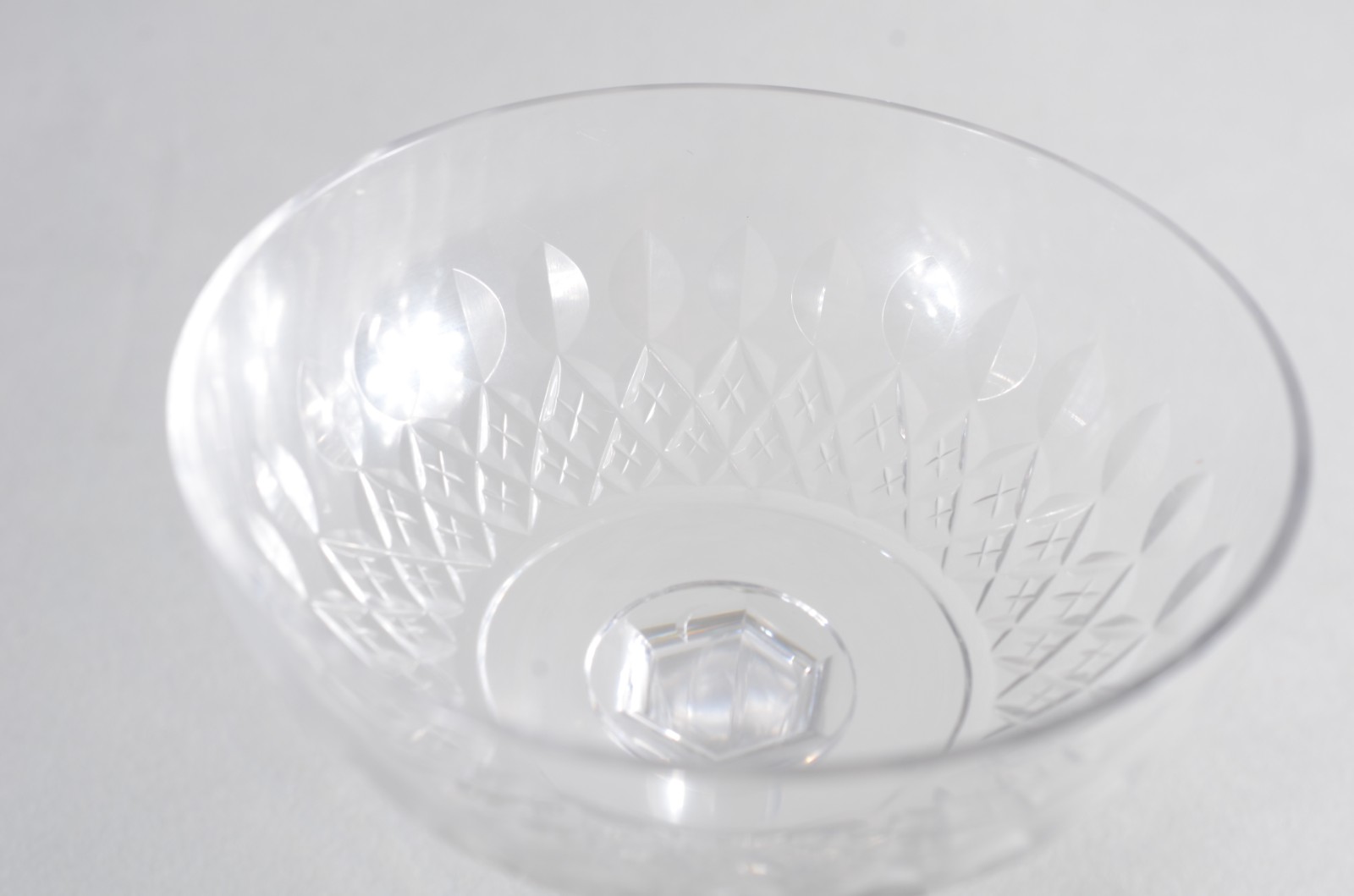 Diversas peças, sendo: 6 taças para champagne de cristal e 5 taças... - foto 5 de 9