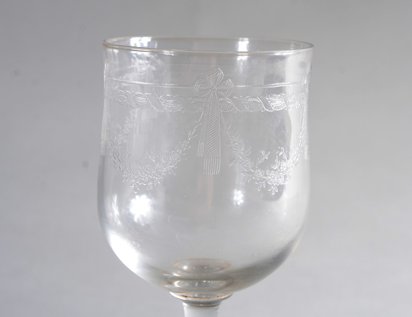 Diversas peças, sendo: 6 taças para champagne de cristal e 5 taças... - foto 6 de 9
