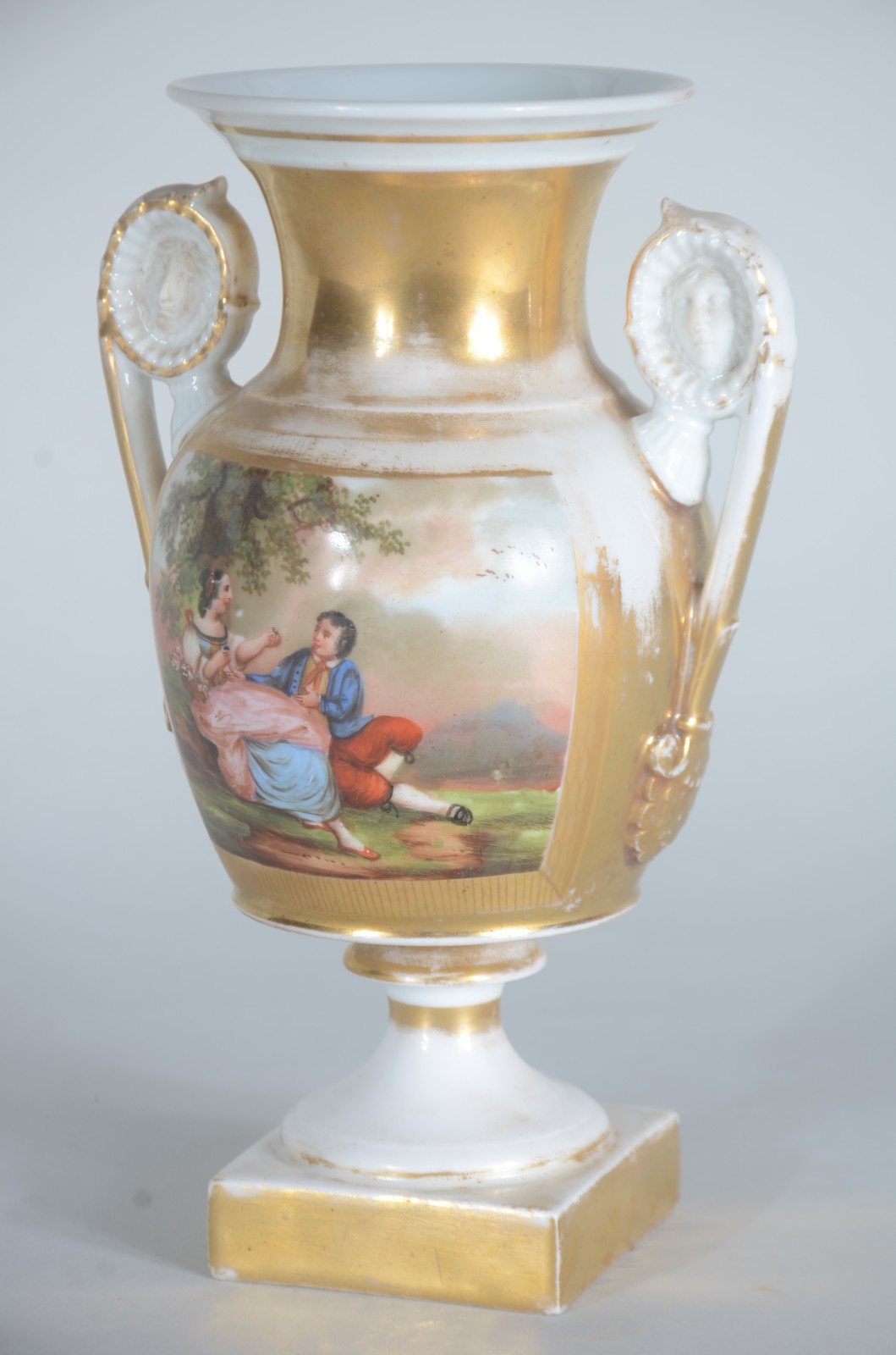 Ânfora de porcelana européia. - foto 1 de 11