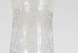 Luminária com manga de cristal. Pequeno lascado... - Luminária com manga de cristal. Pequeno lascado na manga.