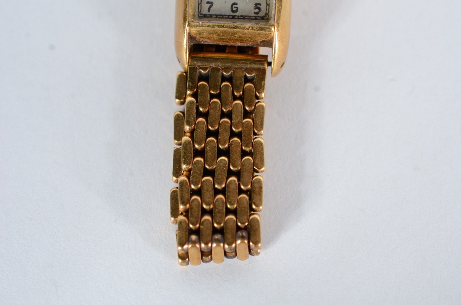 Relógio de pulso com caixa e pulseira de ouro 18 k., marca Cyma. - foto 4 de 7
