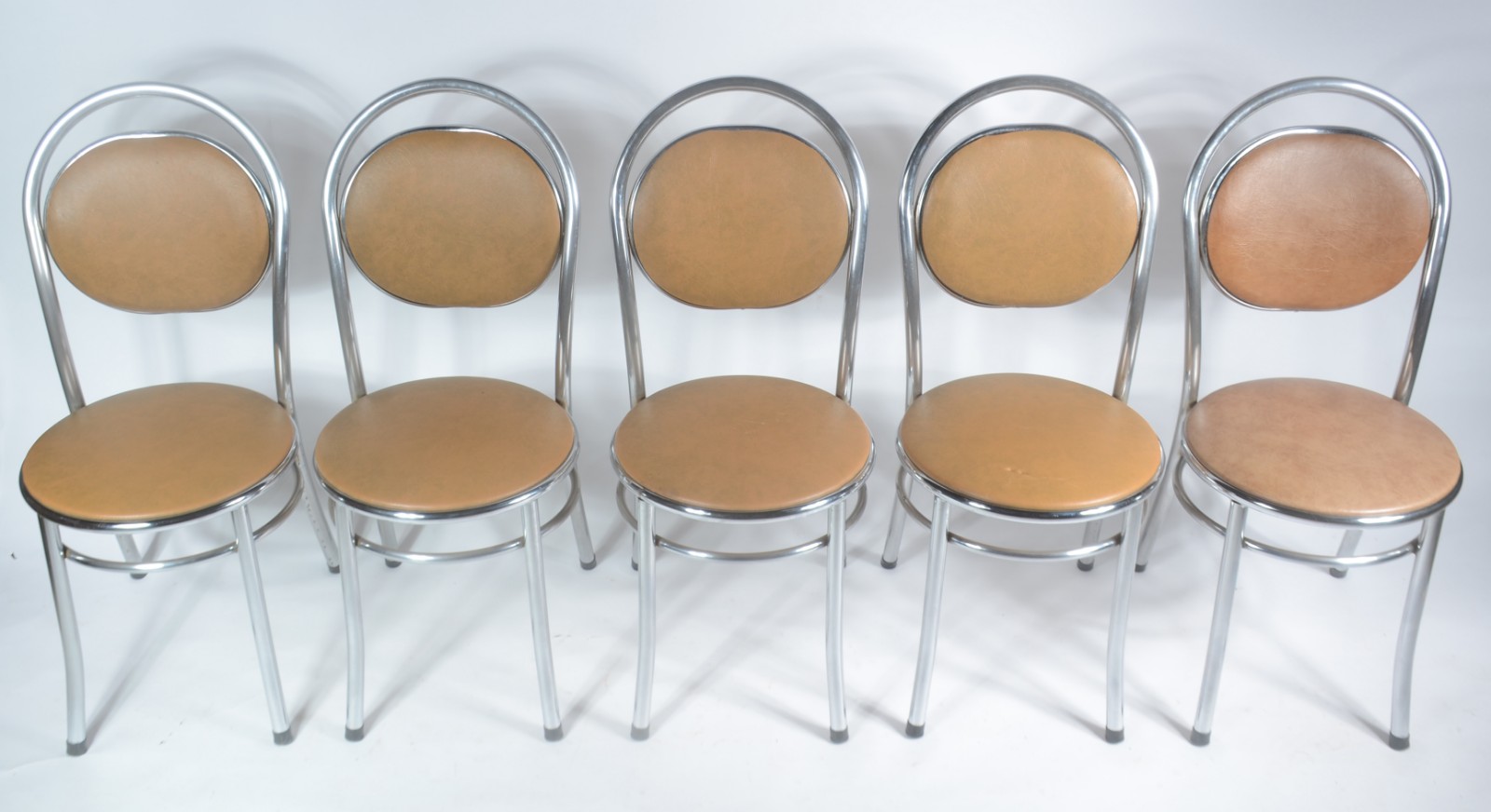 Conjunto de mesa redonda com base de metal e tampo de granito com... - foto 8 de 9