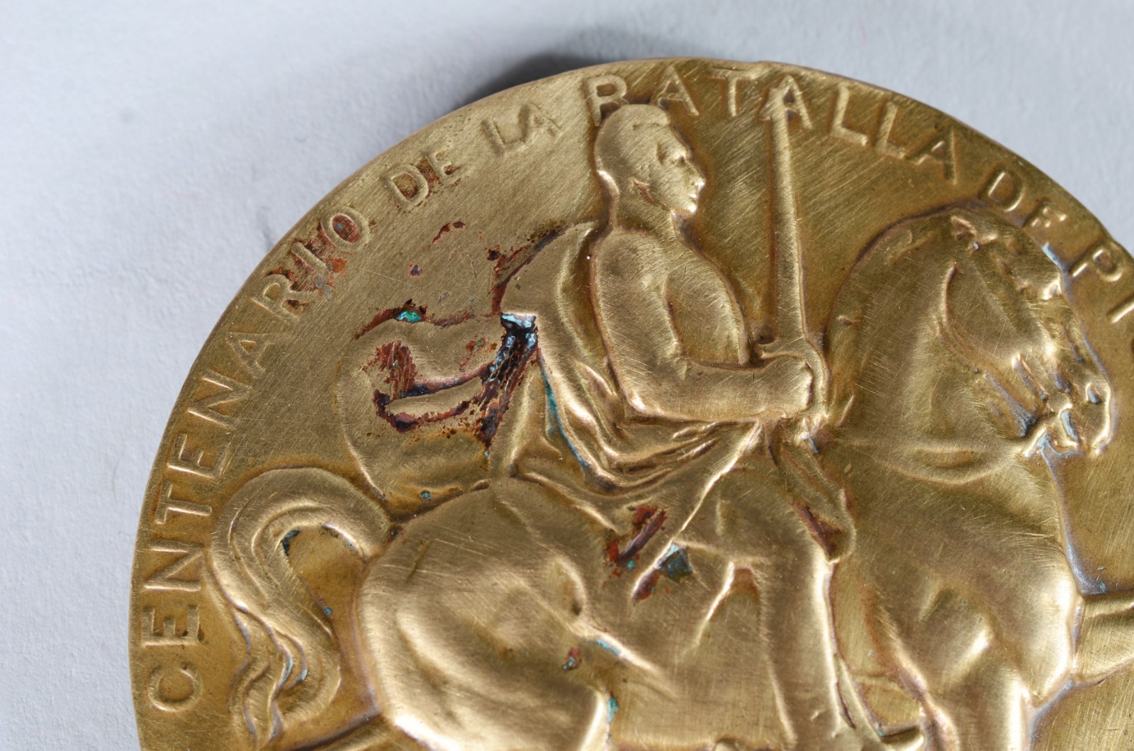 Medalha de bronze comemorativa do "Centenario de La Batalla de... - foto 3 de 8