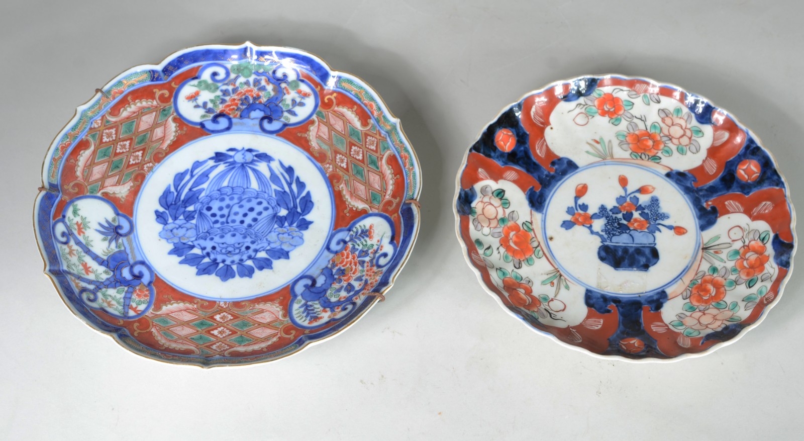Dois pratos de porcelana japonesa Imari. - foto 1 de 9