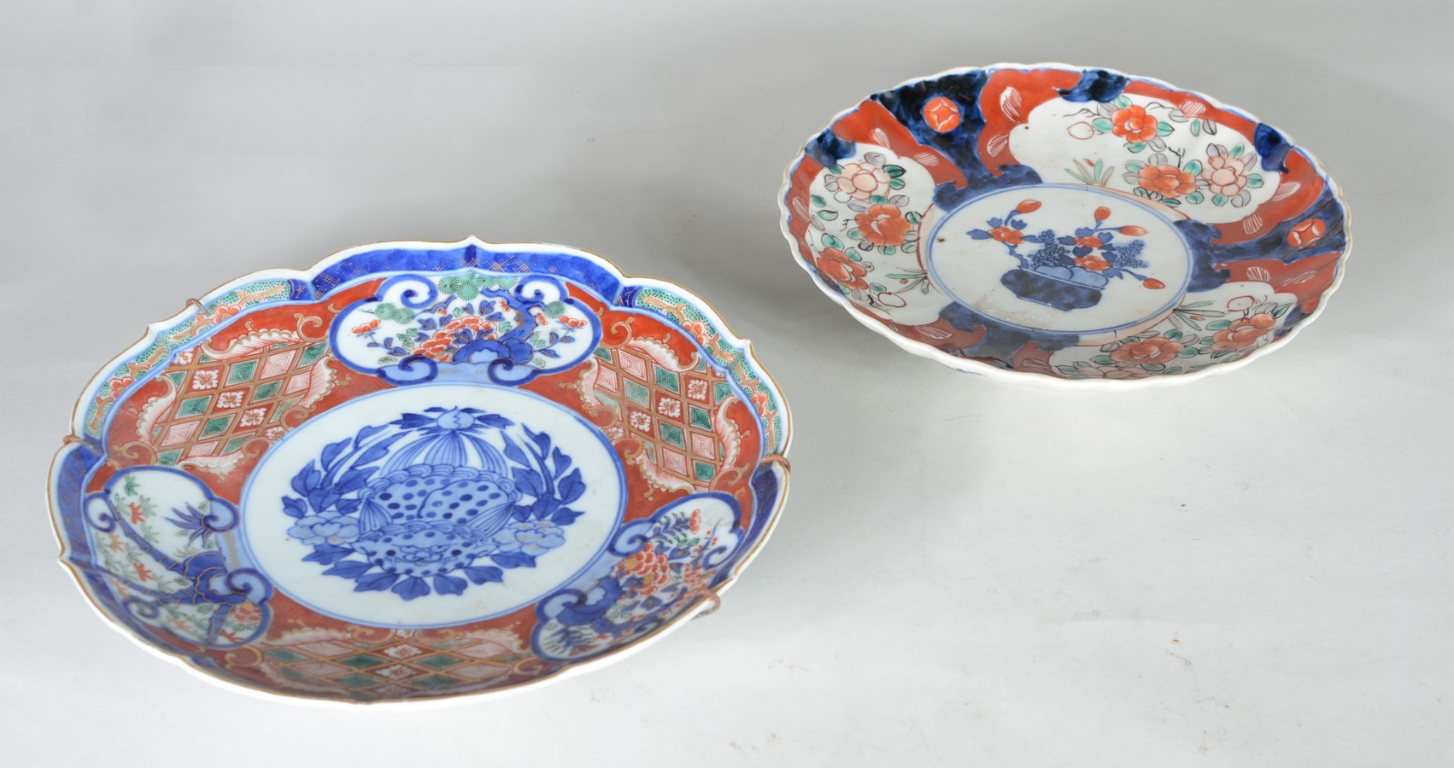Dois pratos de porcelana japonesa Imari. - foto 2 de 9