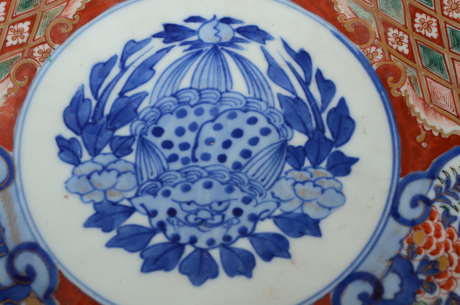 Dois pratos de porcelana japonesa Imari. - foto 4 de 9