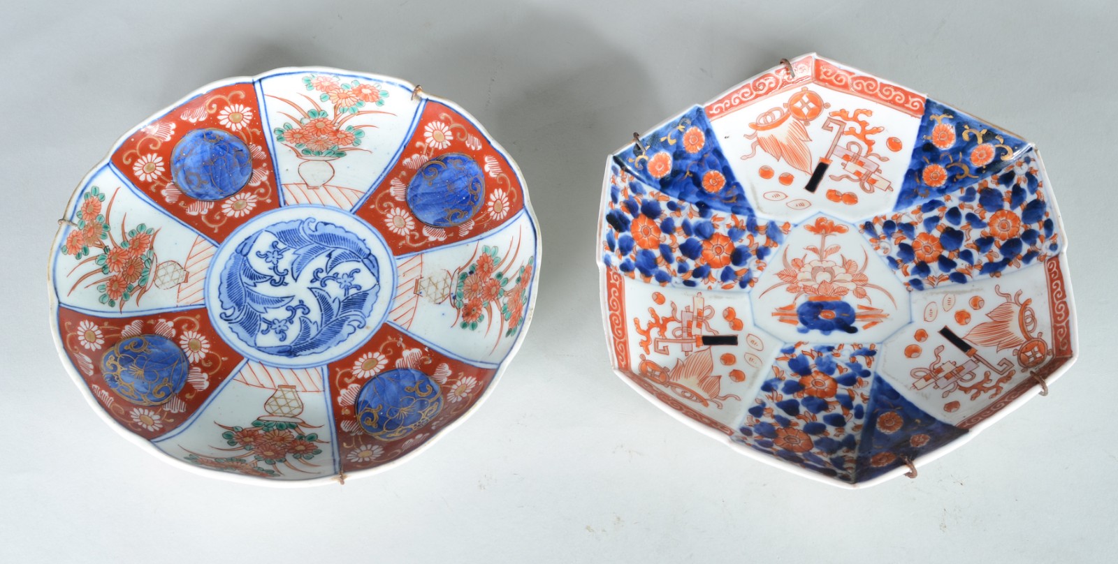 Dois pratos de porcelana japonesa Imari. - foto 1 de 8