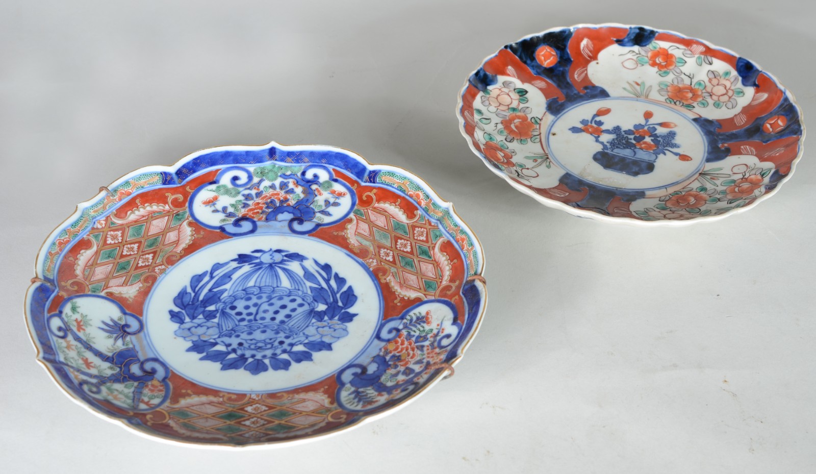 Dois pratos de porcelana japonesa Imari. - foto 2 de 8