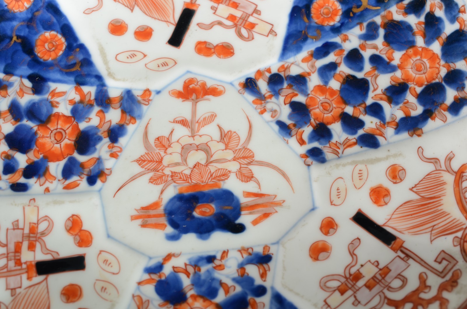 Dois pratos de porcelana japonesa Imari. - foto 4 de 8
