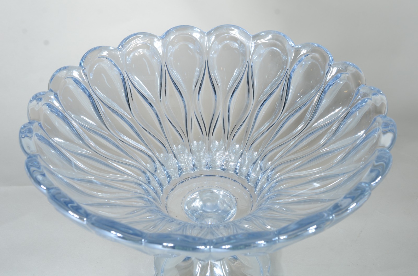 Fruteira de vidro decorativo na cor azul. - foto 6 de 7