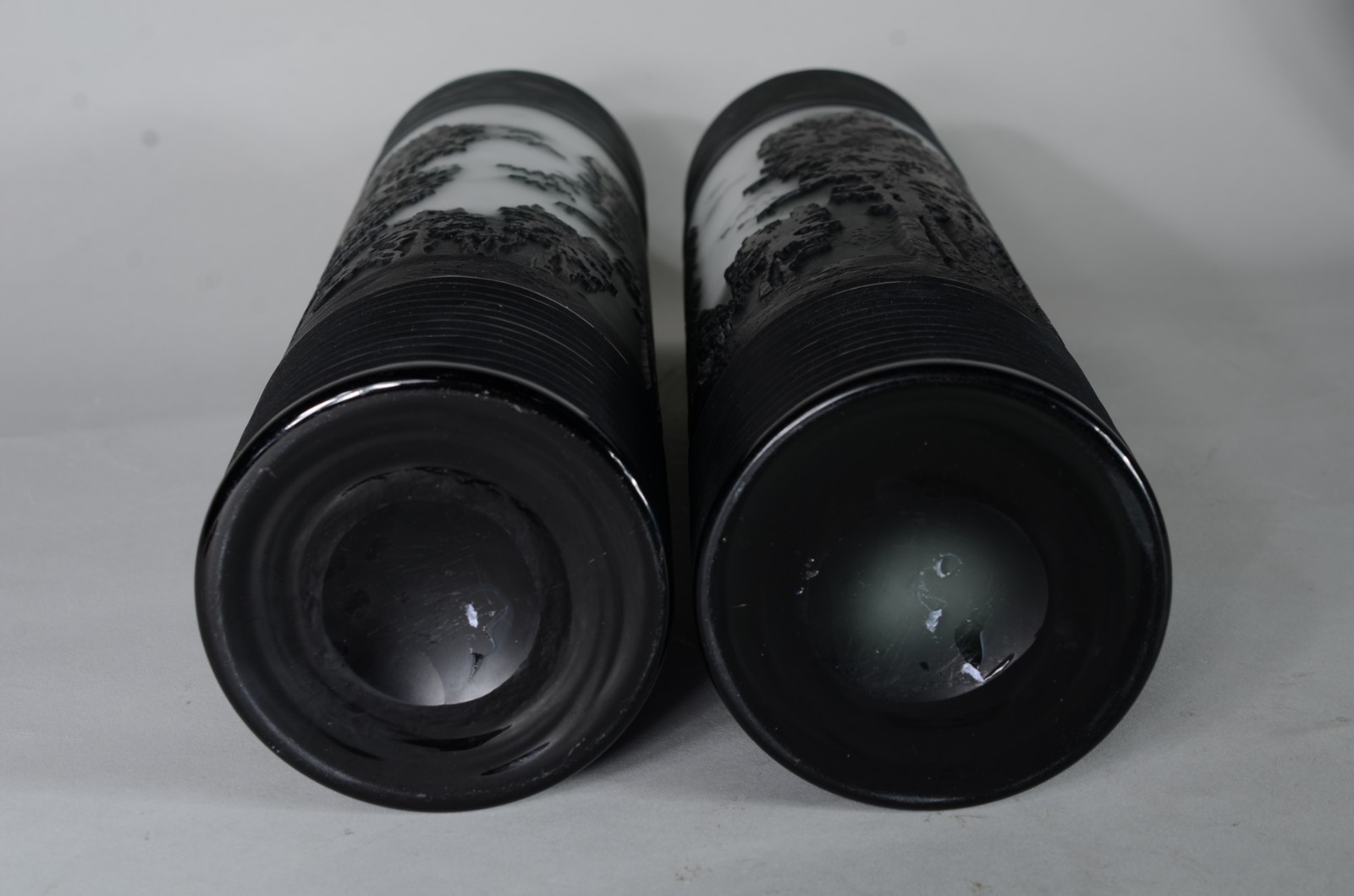 Par de vasos de vidro decorativo branco. - foto 6 de 6