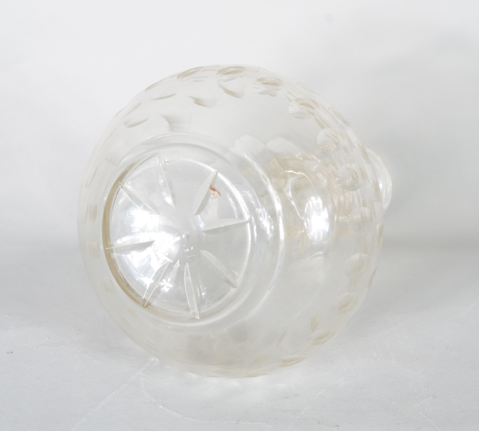 Garrafa de cristal, bojo em gomos facetados. Com mofo. - foto 7 de 11