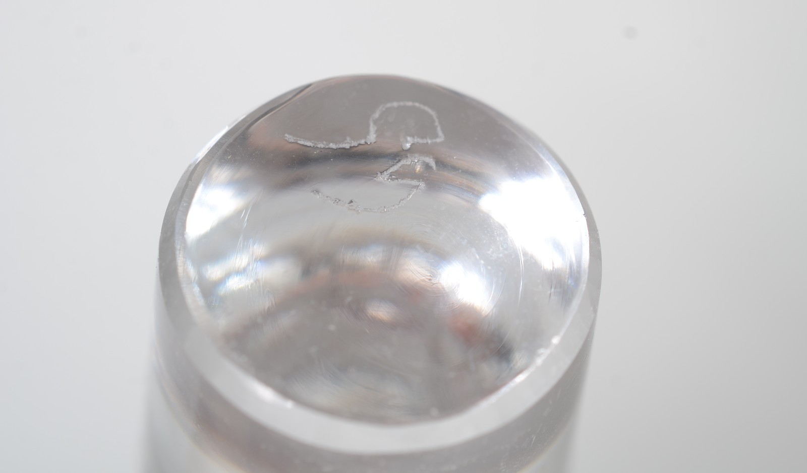 Garrafa de cristal, bojo em gomos facetados. Com mofo. - foto 11 de 11