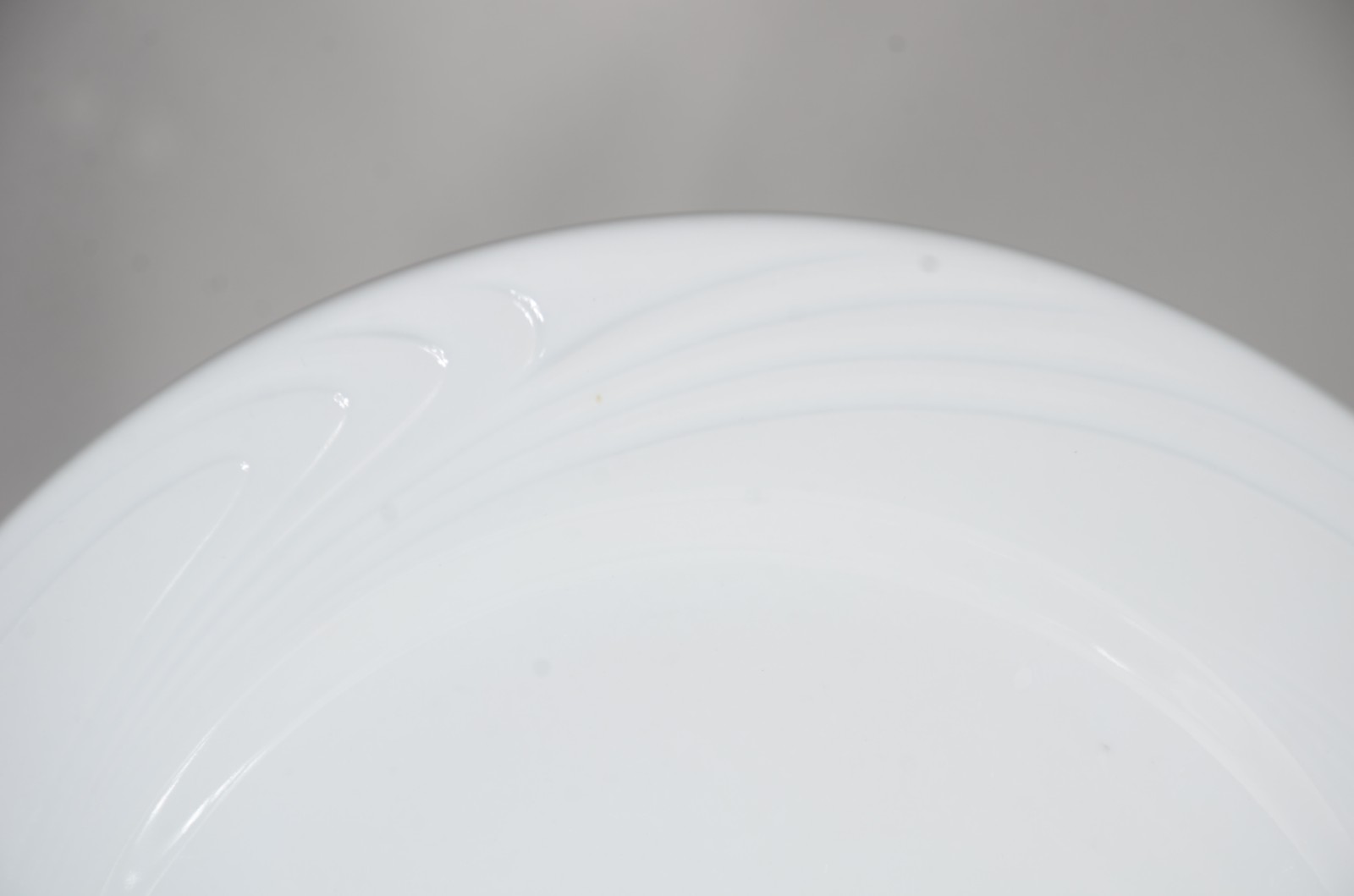 Aparelho de jantar de porcelana Schmidt branco, composto de: 26... - foto 2 de 5