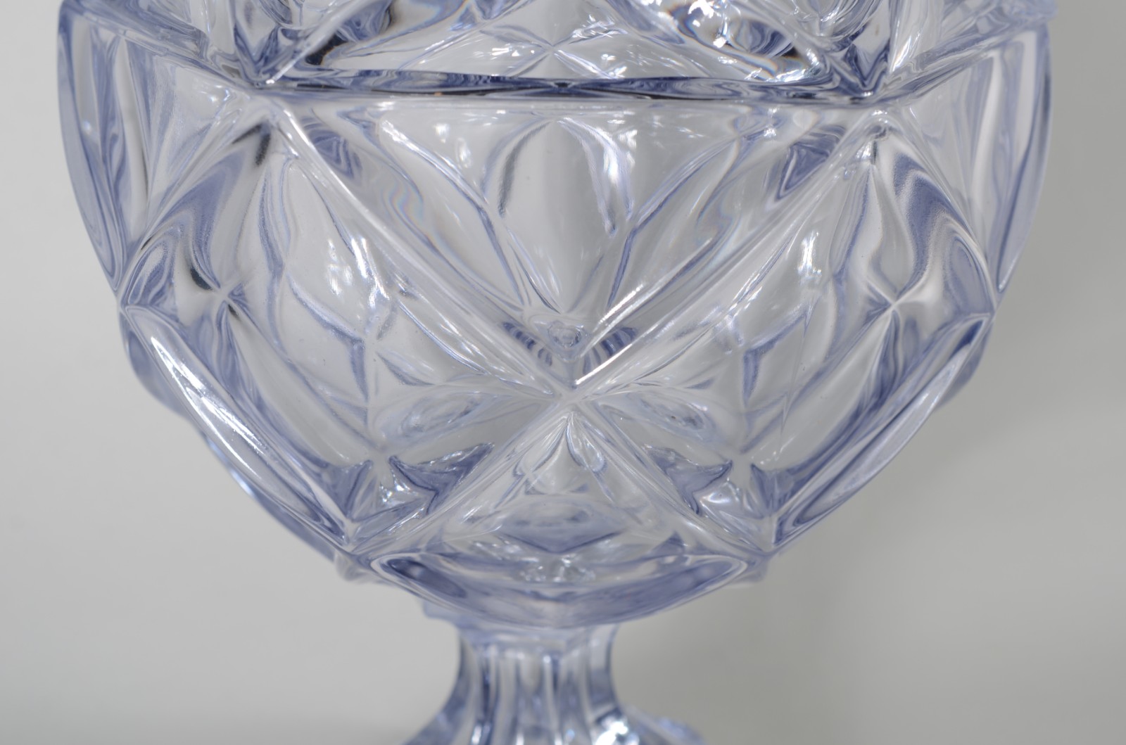 Duas peças, sendo: compoteira de vidro decorativo na cor azul e bowl. - foto 8 de 11