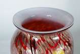 Vaso de vidro decorativo vermelho com mesclas. - Vaso de vidro decorativo vermelho com mesclas.
