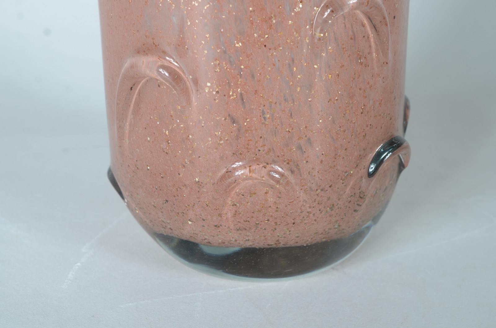 Vaso de vidro decorativo trabalhado, borda feitio babado. - foto 4 de 6
