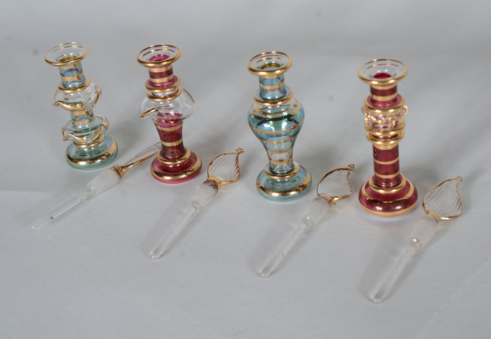 Quatro perfumeiros egípcios de vidro. - foto 5 de 6