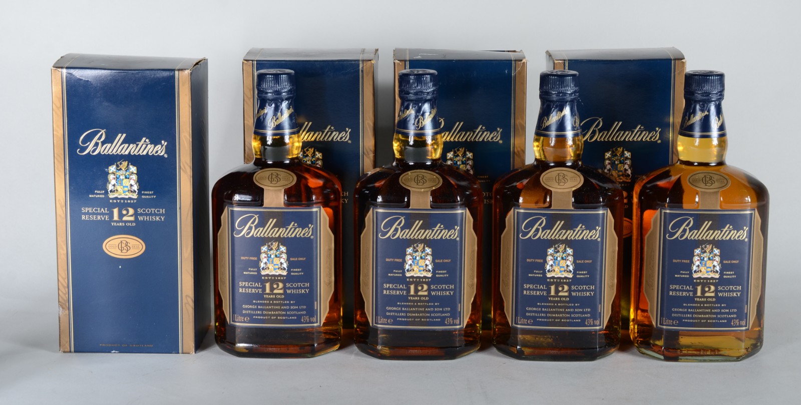 Quatro garrafas Whisky Balantines 12 anos. - foto 1 de 8