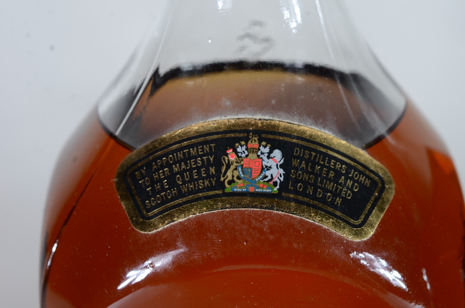 Quatro garrafas de bebida, sendo: 2 whisky Jwalker 12 anos; whisky... - foto 10 de 11