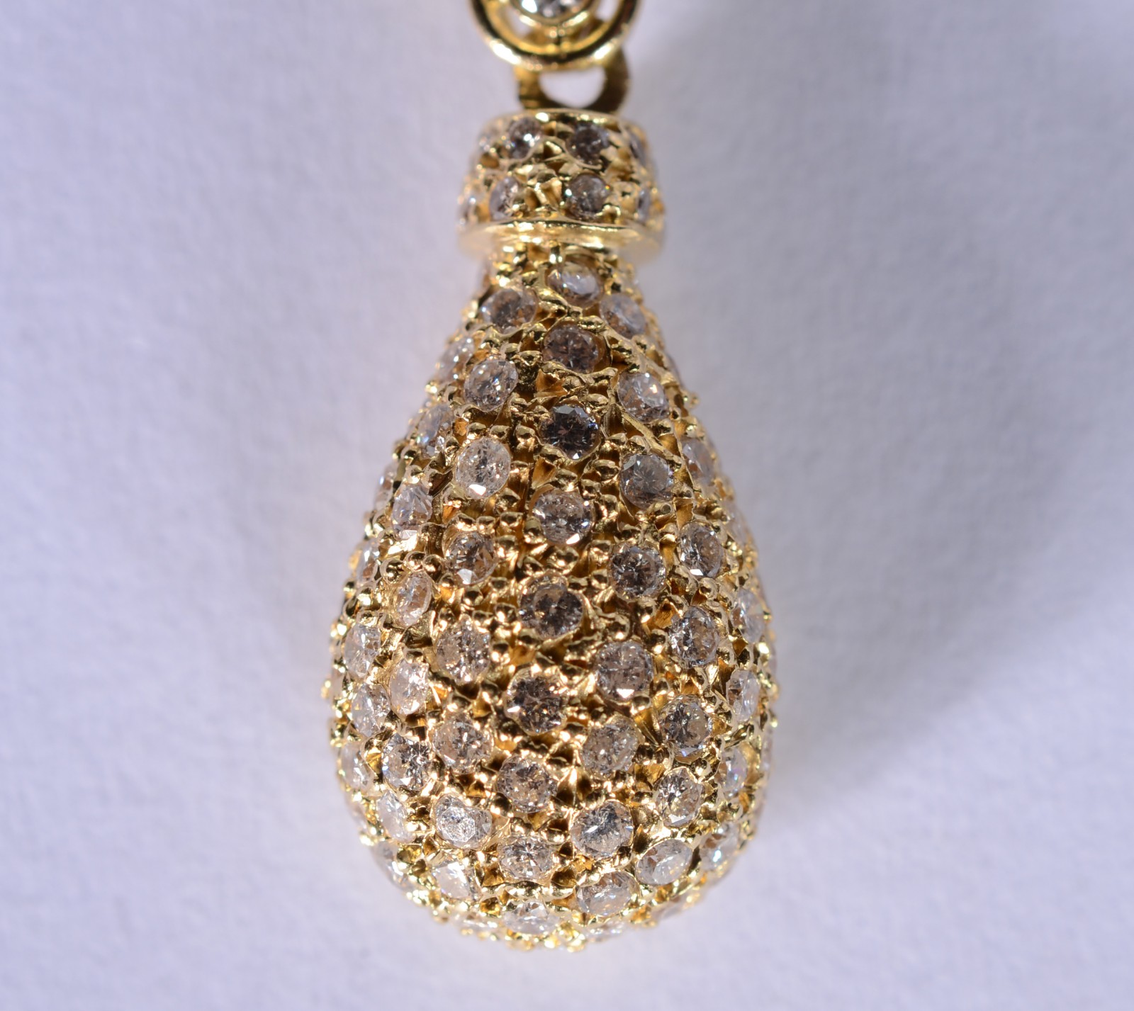 Colar de ouro 18 k., contraste 750 mls com pendente feitio gota... - foto 1 de 10