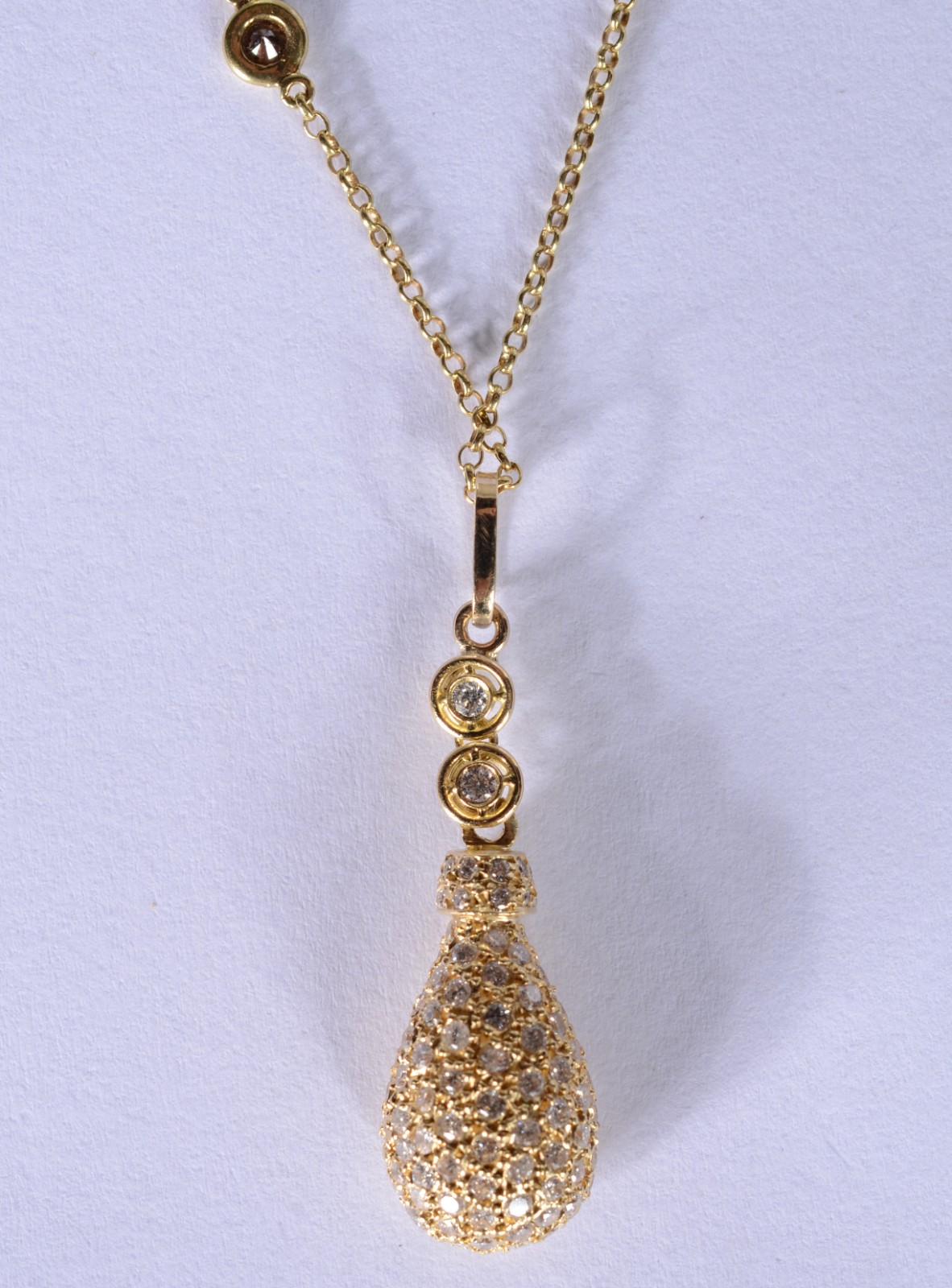 Colar de ouro 18 k., contraste 750 mls com pendente feitio gota... - foto 3 de 10
