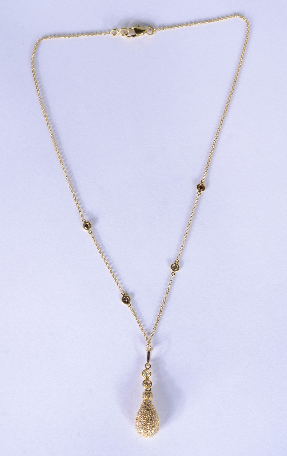 Colar de ouro 18 k., contraste 750 mls com pendente feitio gota... - foto 2 de 10