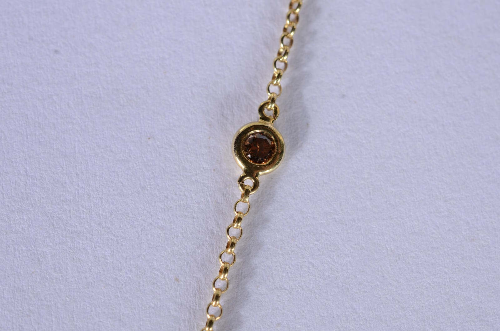 Colar de ouro 18 k., contraste 750 mls com pendente feitio gota... - foto 9 de 10