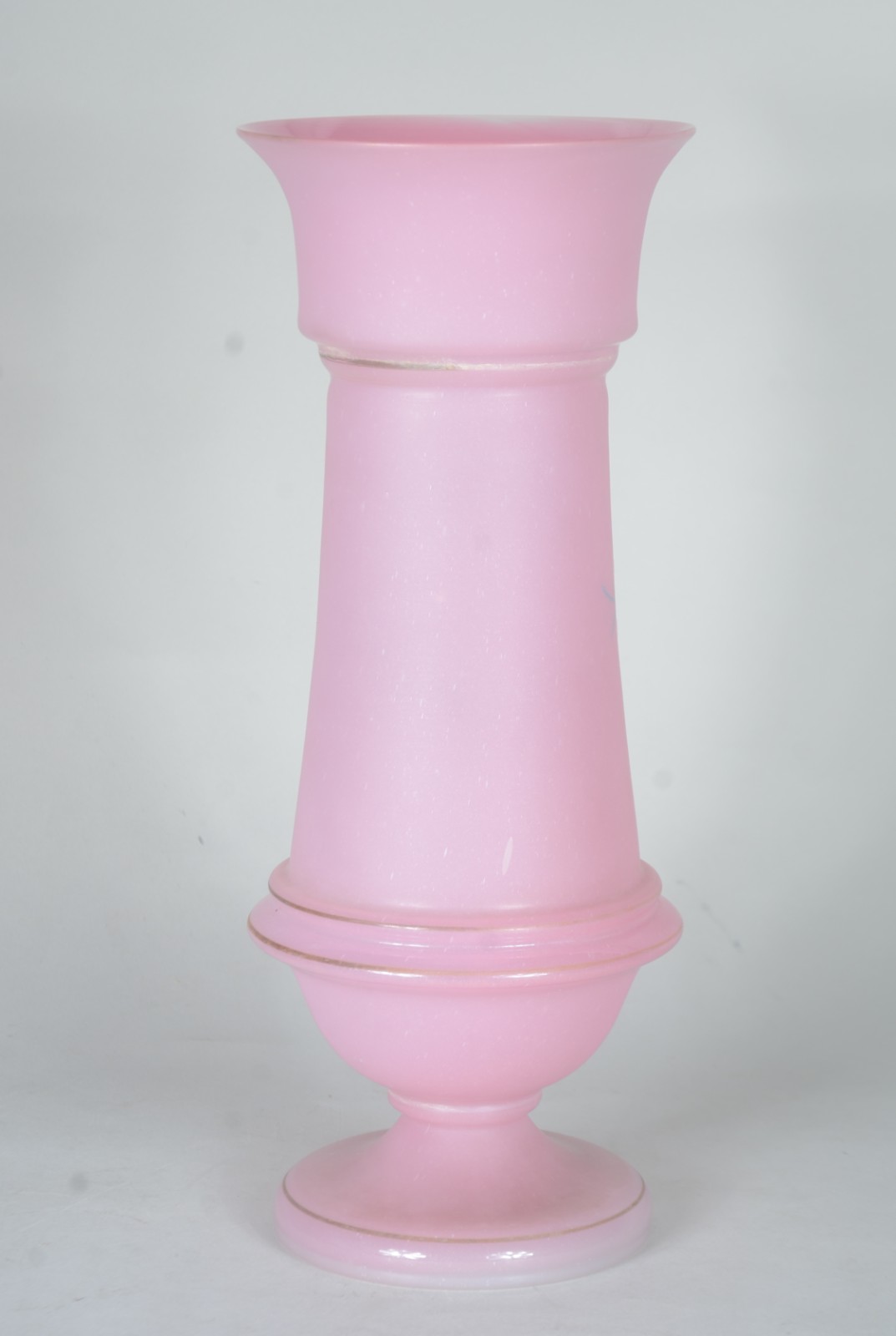 Vaso de opalina rosa, flores pintadas em policromia. - foto 4 de 5