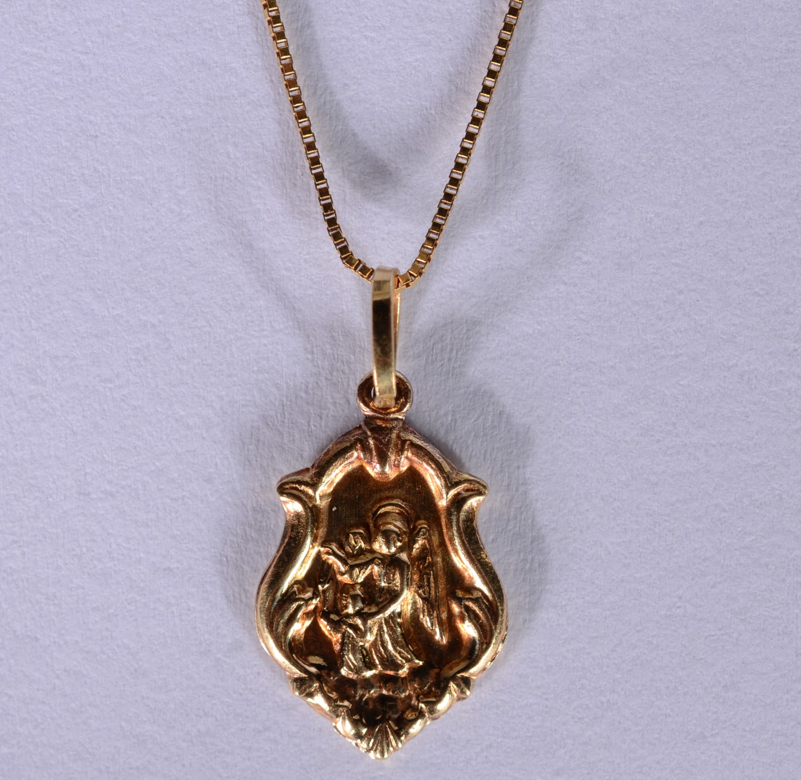 Colar de ouro 18 k., contraste 750 mls com pendente Anjo de guarda... - foto 1 de 5