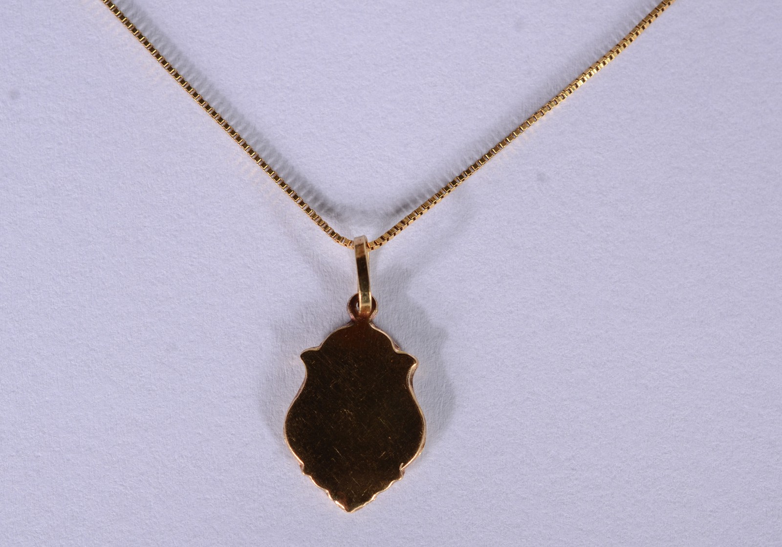 Colar de ouro 18 k., contraste 750 mls com pendente Anjo de guarda... - foto 4 de 5